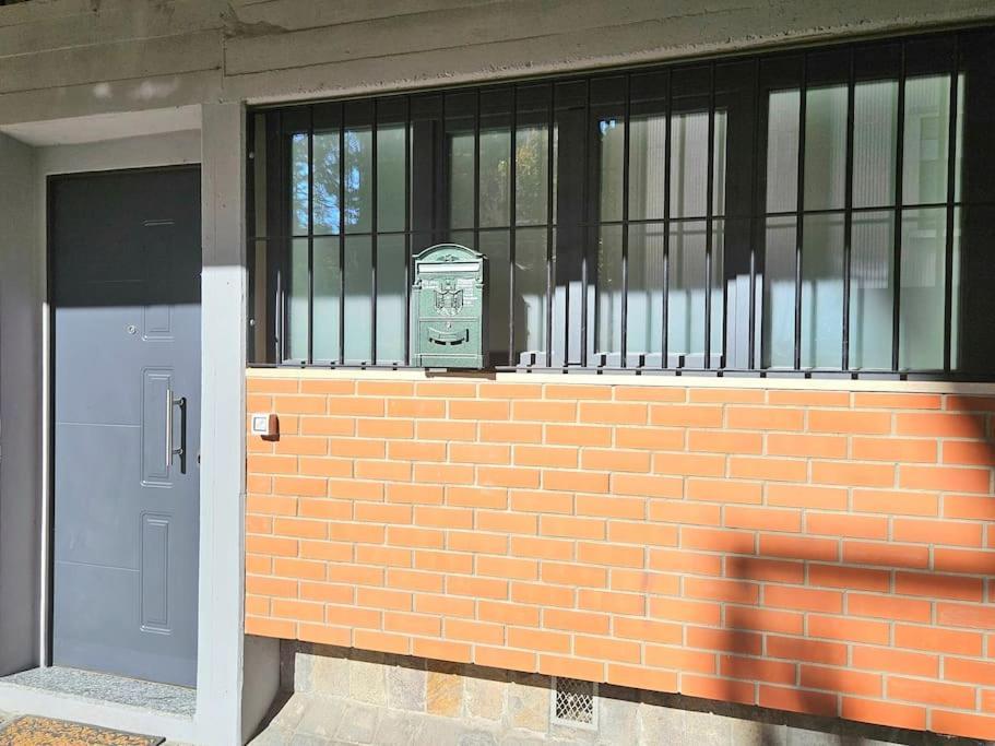 Grazioso Bilocale Ristrutturato Vicino Alla Stazione/Metro Milão Exterior foto