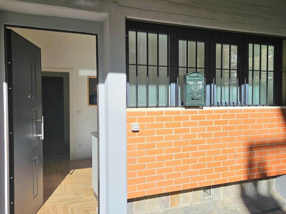 Grazioso Bilocale Ristrutturato Vicino Alla Stazione/Metro Milão Exterior foto